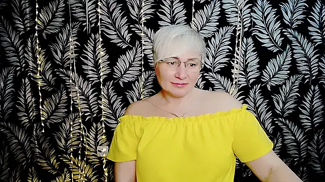 Olivia_playful webcam