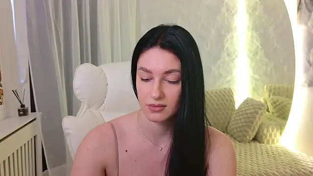 moniqque webcam