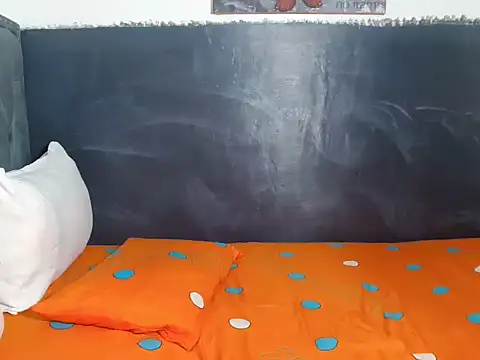 FaeMDom2 webcam