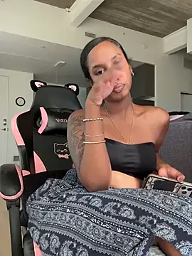 Your_Paris live cam