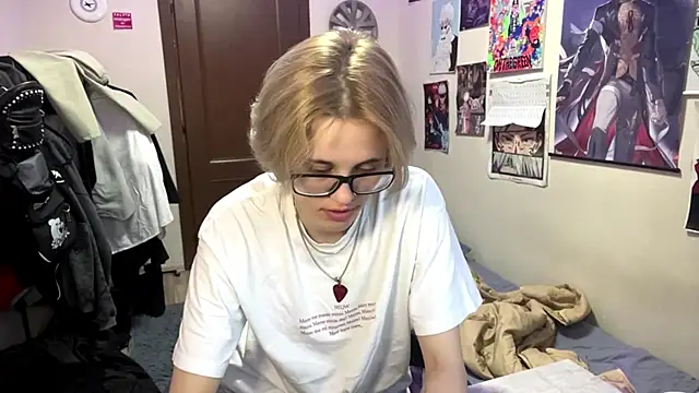 Queen_moments_ webcam