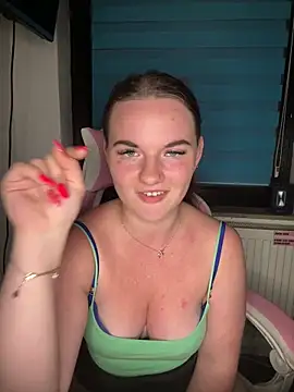 SecretSarah webcam