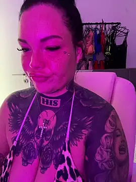 _MelinaCurves_ webcam