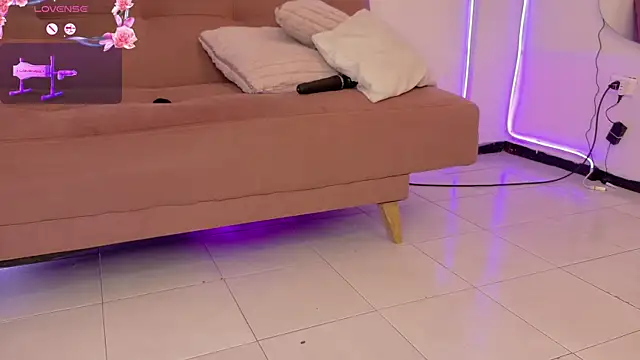 helen_diazz petite Lovense toy show