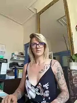 mlolita64foryou webcam