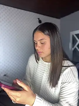 AuroraMoore_Pink webcam