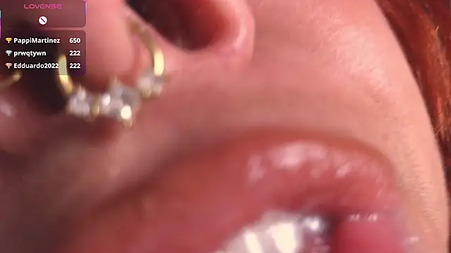 bri_von_dhara__ webcam