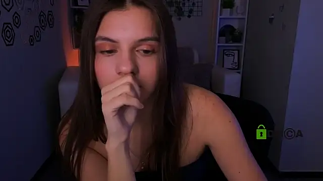 lisa_dark_ webcam