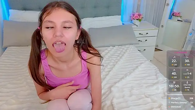 Little__Lunaa webcam