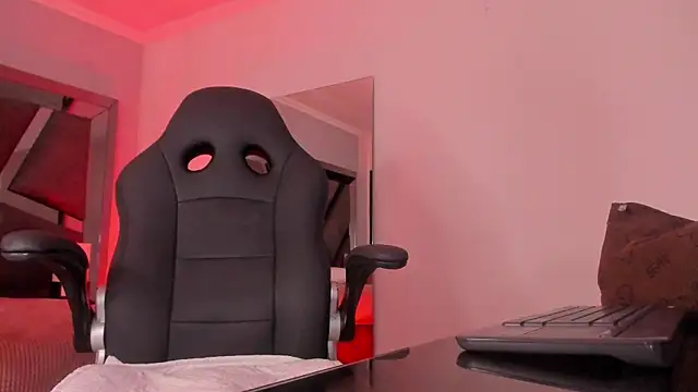 Radiant_Naomi webcam