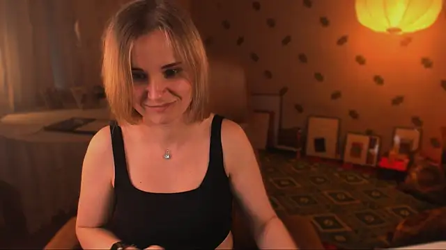 MiaSparkes webcam