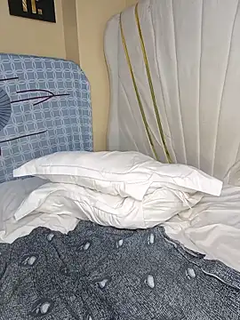 SquirtQueen16 webcam