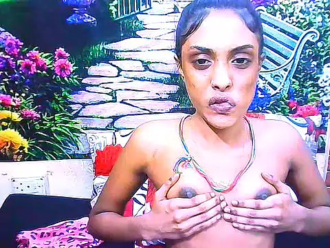 IndianPretty14u2Luv webcam