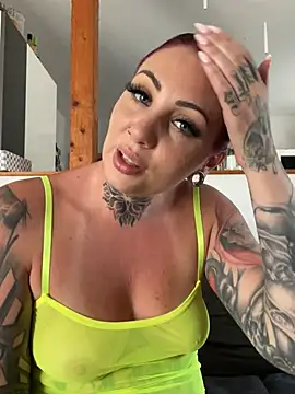 MimiSweet111 webcam