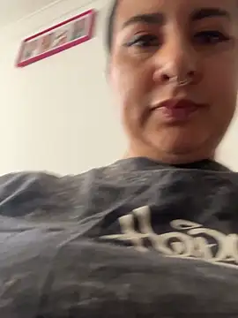 Abril_Luv webcam