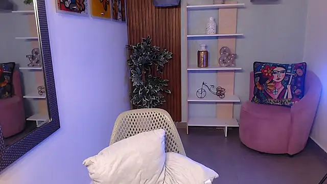 Lucy_Grey interactive twerk cam