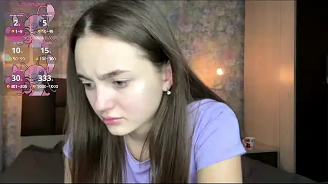 LoraDavi shiny body webcam show
