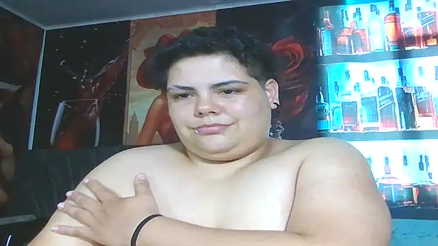 Hailey_Curvy webcam