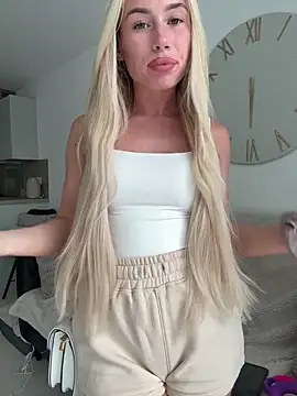 SexySaraxxoo webcam