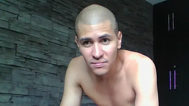Sexylatin64 webcam