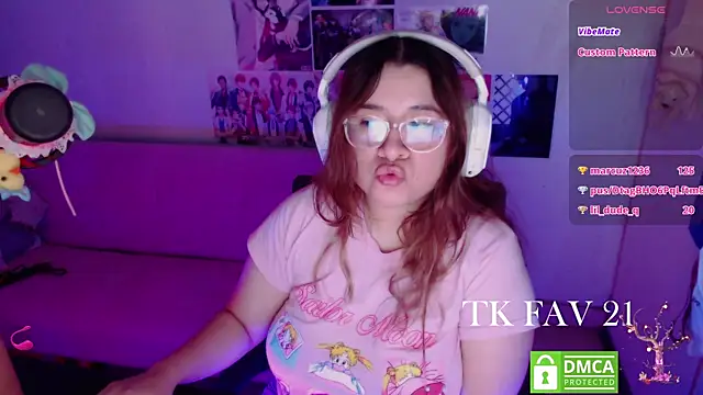 Pink_girl0n webcam