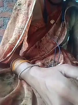 SpicyRoshni webcam