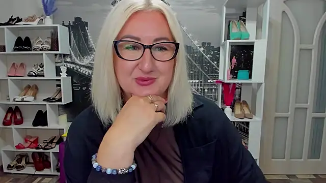 DianaFrances webcam