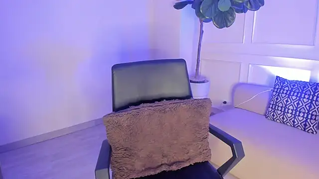 MayaLee_ webcam