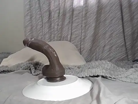 KinkyJXxX webcam