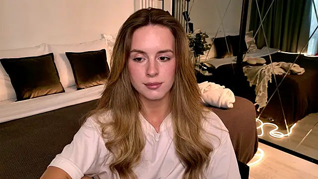 RozzitaBedberry live sex cam