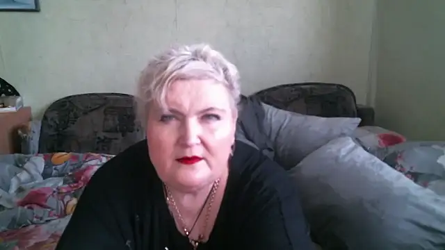 Lana555 shaved cam girl