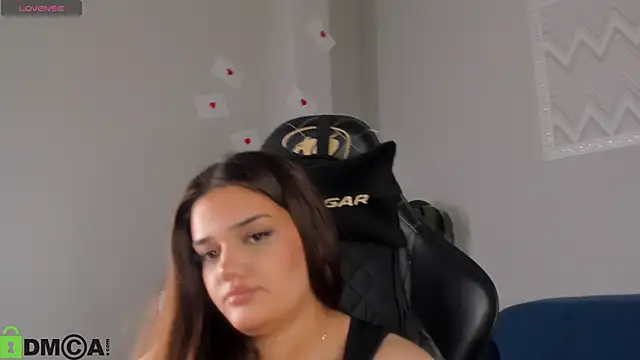 Aisha_Tiffany webcam