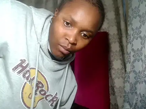 YummyMilkyLane webcam