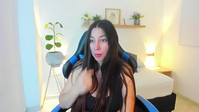 bella_99 small frame webcam model