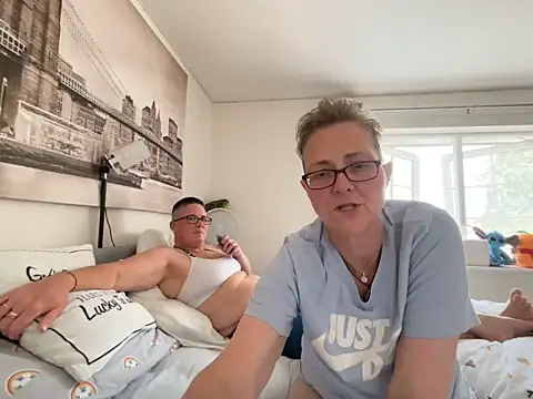 curvy-jinx - Curvy-Jinx's free webcam - UK Sex Cams