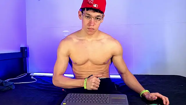 luke_muscle (M twink) - Make me Cum for First Time!!