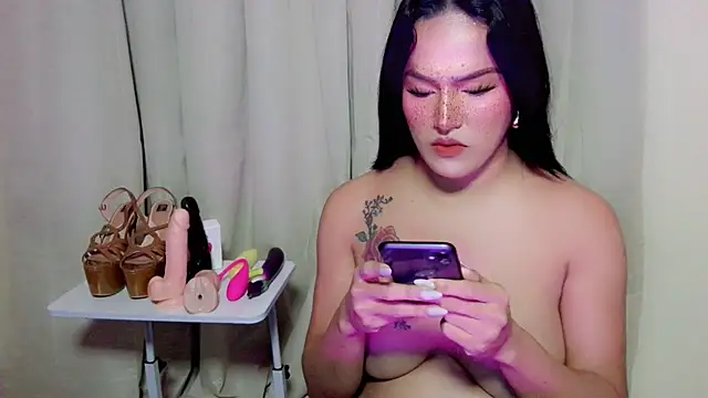 Model: ChloeAsian