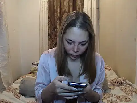 TIKOLGIRL webcam