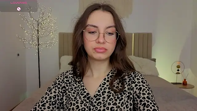 Real_cutie1 webcam