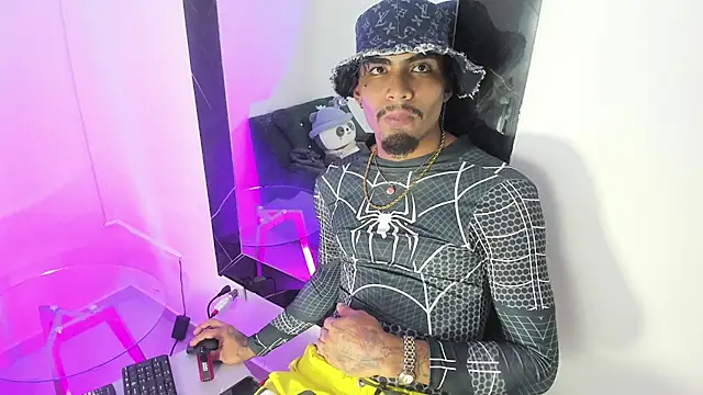 Rpoolrboy webcam