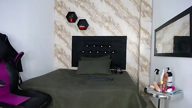 issa__love webcam