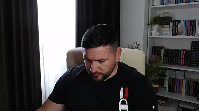 Gold_Alpha_Boy webcam