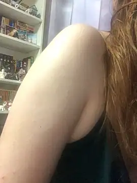 Velvet_Cry webcam