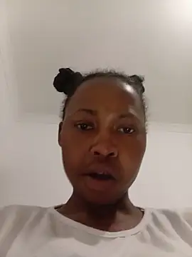 Sweethoneypot25 webcam