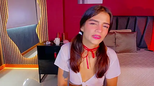 Charlott__18 webcam