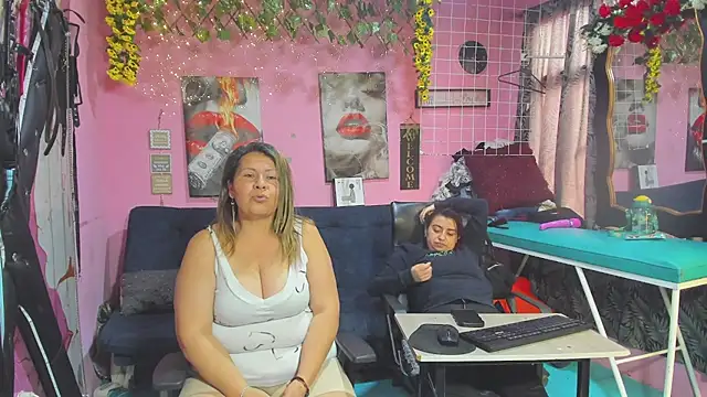lesbiancuple webcam