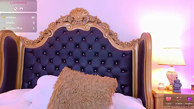 AdelinaVans webcam