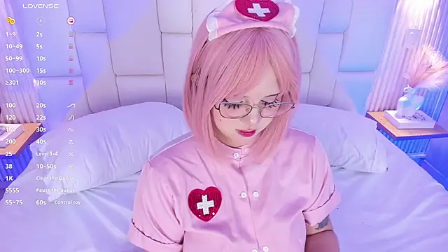 NanaOsaky webcam