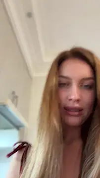 KikiWatson webcam