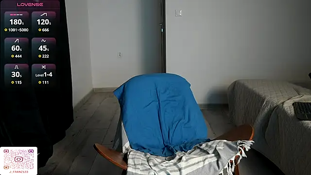 Jonathan___123 webcam